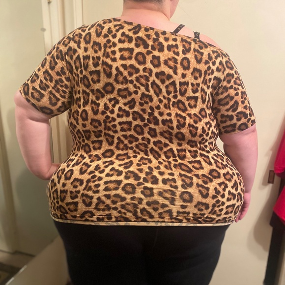 Addition Elle Plus-Size Leopard Print Off-Shoulder Top, Size 4x - Picture 2 of 2